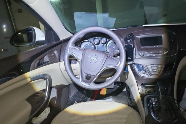 Used Buick Regal 2015 2.0L Leading Fashion Edition Steering Wheel
