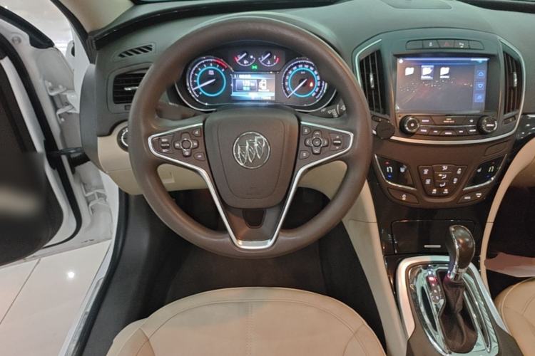 Used Buick Regal 2015 2.0L Elite Fashion Edition Steering Wheel