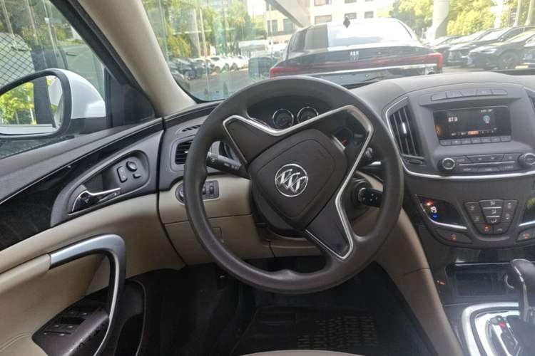 Used Buick Regal 2015 2.0L Leading Fashion Edition Steering Wheel