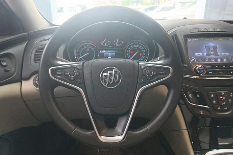 Used Buick Regal 2015 2.0L Elite Fashion Edition Steering Wheel