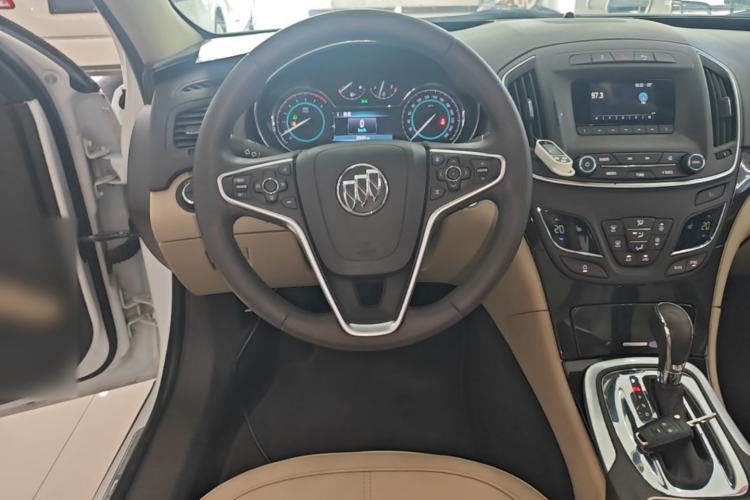 Used Buick Regal 2015 2.0L Elite Fashion Edition Steering Wheel