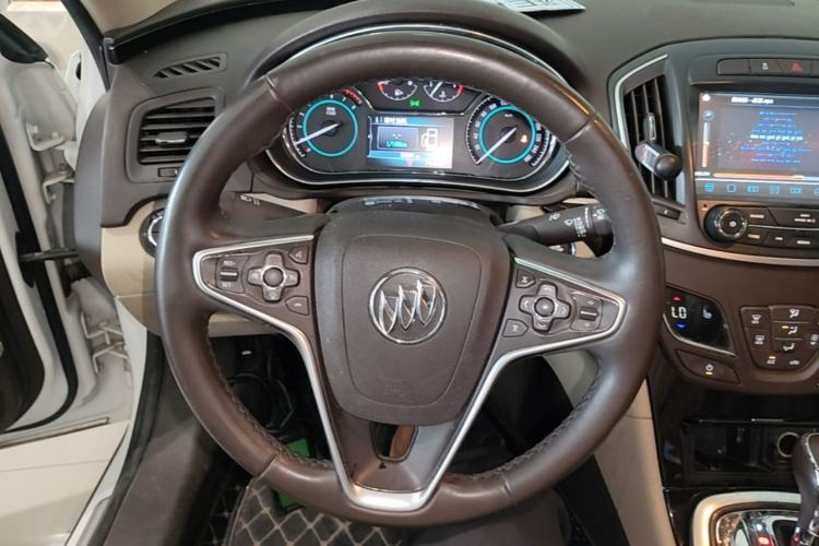 Used Buick Regal 2015 2.0L Elite Fashion Edition Steering Wheel