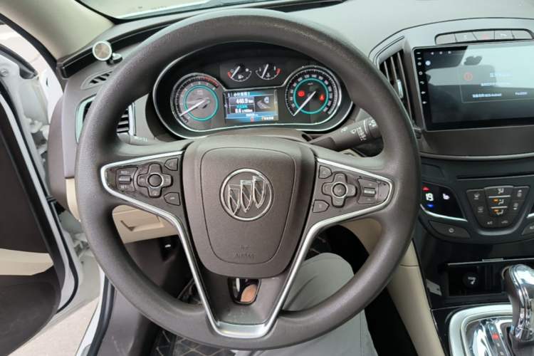 Used Buick Regal 2015 2.0L Elite Fashion Edition Steering Wheel