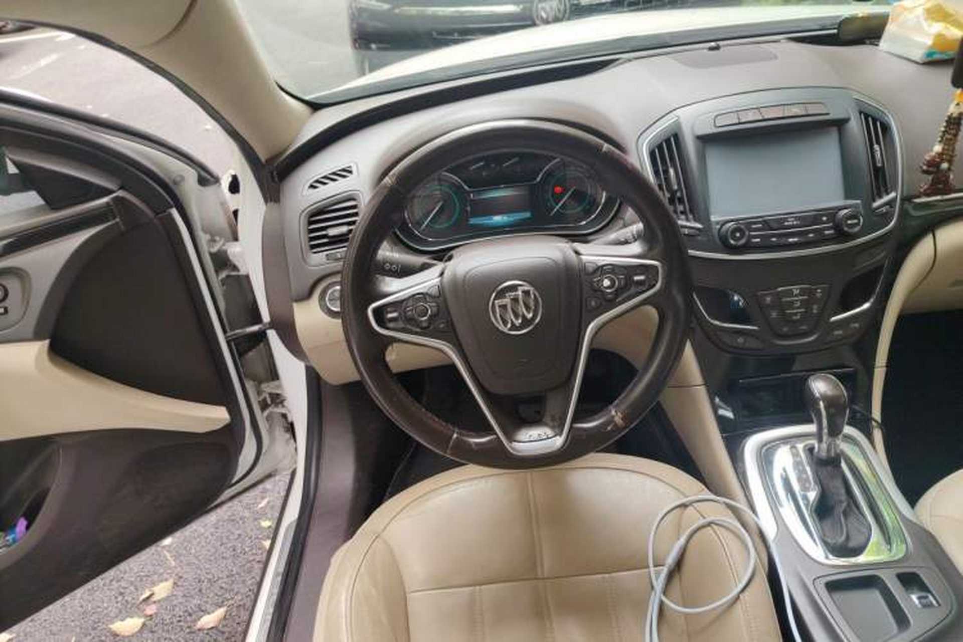 Used Buick Regal 2015 2.0L Elite Fashion Edition Steering Wheel