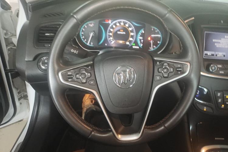 Used Buick Regal 2015 1.6T Elite Tech Model Steering Wheel