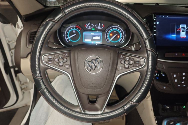 Used Buick Regal 2015 2.0L Elite Fashion Edition Steering Wheel