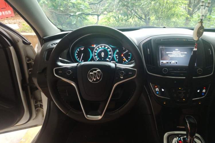 Used Buick Regal 2015 1.6T Elite Tech Model Steering Wheel