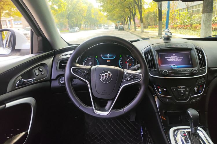 Used Buick Regal 2015 1.6T Elite Tech Model Steering Wheel