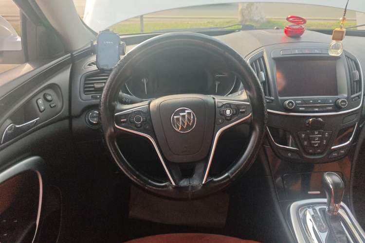 Used Buick Regal 2015 1.6T Elite Tech Model Steering Wheel