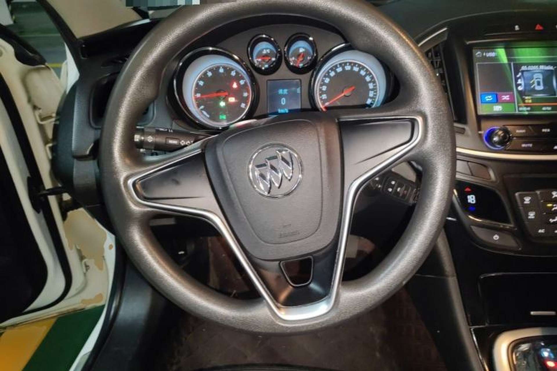 Used Buick Regal 2015 1.6T Fashion Tech Model Steering Wheel