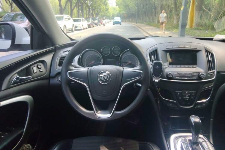 Used Buick Regal 2015 1.6T Leading Technology Model Steering Wheel
