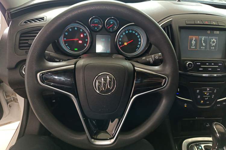 Used Buick Regal 2015 1.6T Leading Technology Model Steering Wheel