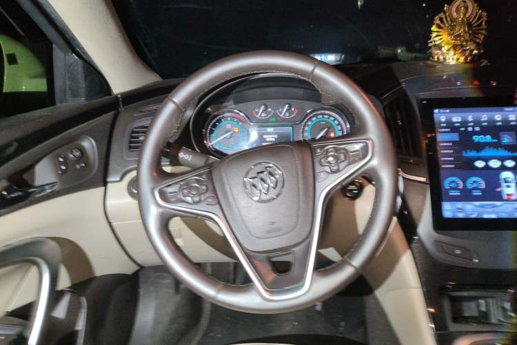 Used Buick Regal 2015 2.0L Elite Fashion Edition Steering Wheel