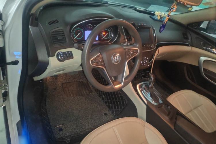 Used Buick Regal 2015 2.0L Elite Fashion Edition Steering Wheel