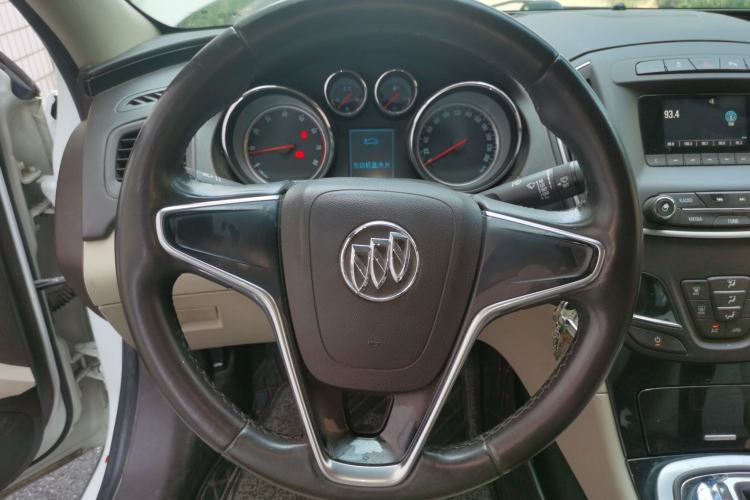 Used Buick Regal 2015 2.0L Leading Fashion Edition Steering Wheel