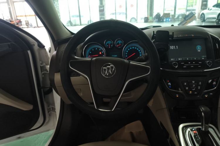 Used Buick Regal 2015 2.0L Leading Fashion Edition Steering Wheel