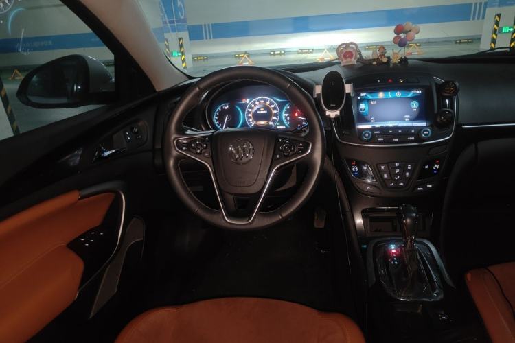 Used Buick Regal 2015 1.6T Elite Tech Model Steering Wheel