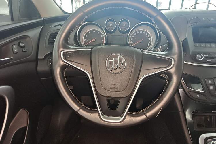 Used Buick Regal 2015 1.6T Leading Technology Model Steering Wheel