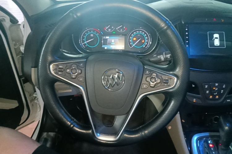 Used Buick Regal 2015 2.0L Elite Fashion Edition Steering Wheel