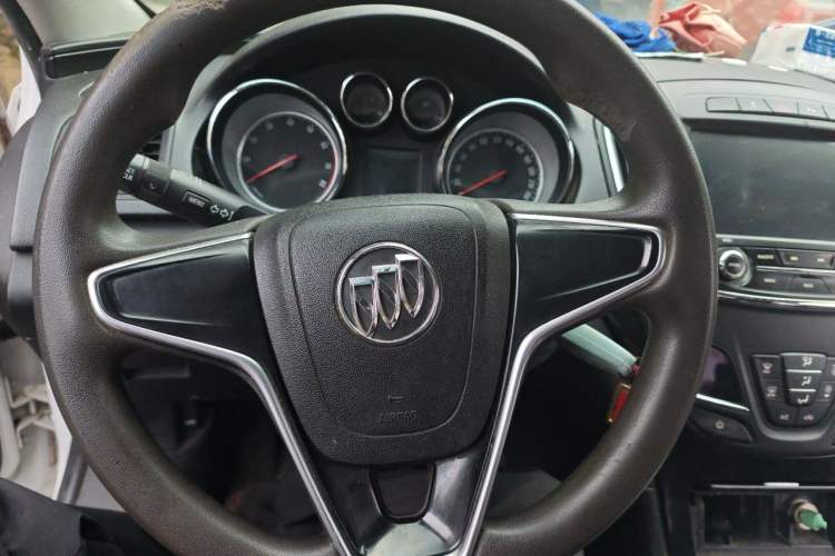 Used Buick Regal 2015 1.6T Leading Technology Model Steering Wheel