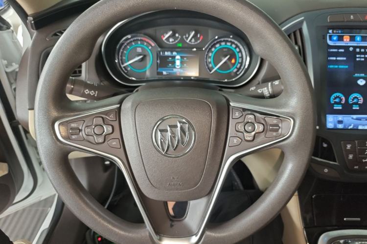 Used Buick Regal 2015 2.0L Elite Fashion Edition Steering Wheel