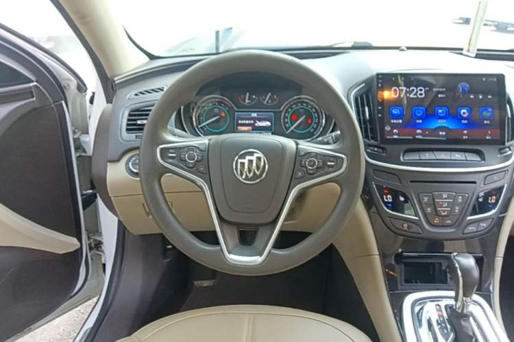 Used Buick Regal 2015 2.0L Elite Fashion Edition Steering Wheel