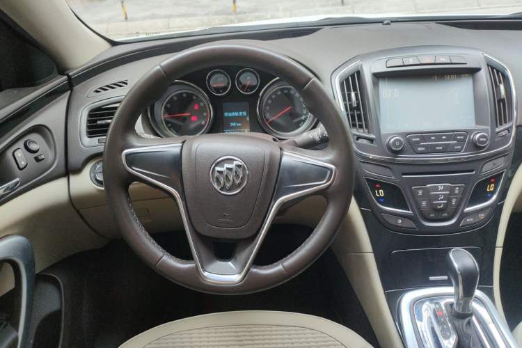 Used Buick Regal 2015 2.0L Leading Fashion Edition Steering Wheel