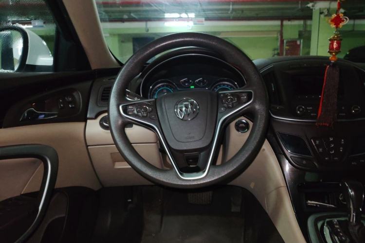 Used Buick Regal 2015 2.0L Elite Fashion Edition Steering Wheel