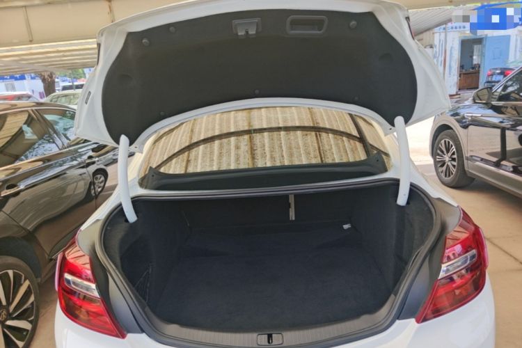 Used Buick Regal 2015 2.0L Leading Fashion Edition Trunk