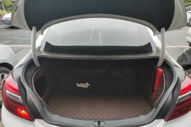 Used Buick Regal 2015 2.0L Leading Fashion Edition Trunk