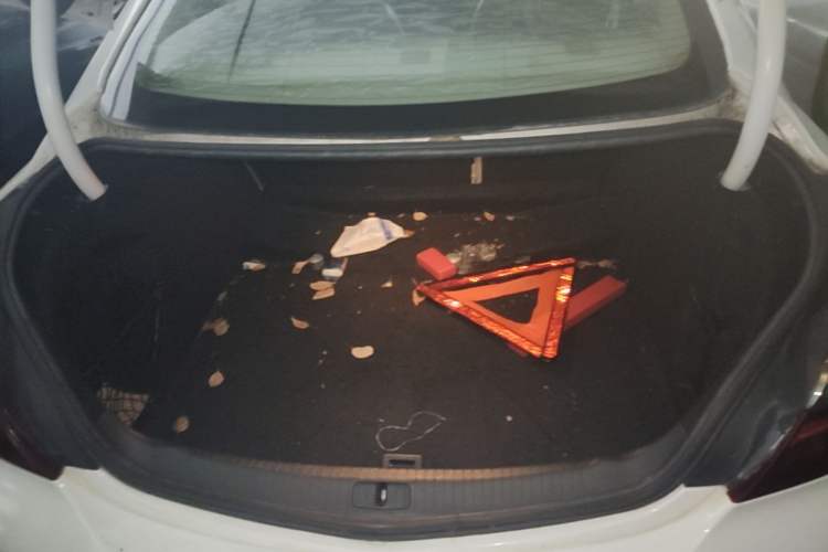 Used Buick Regal 2015 2.0L Leading Fashion Edition Trunk