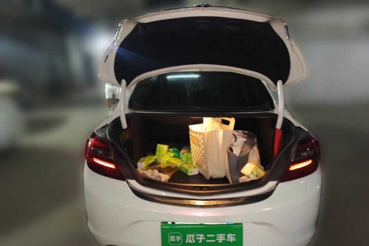 Used Buick Regal 2015 2.0L Elite Fashion Edition Trunk