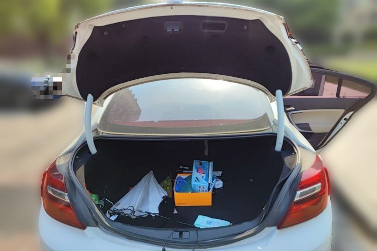 Used Buick Regal 2015 2.0L Leading Fashion Edition Trunk