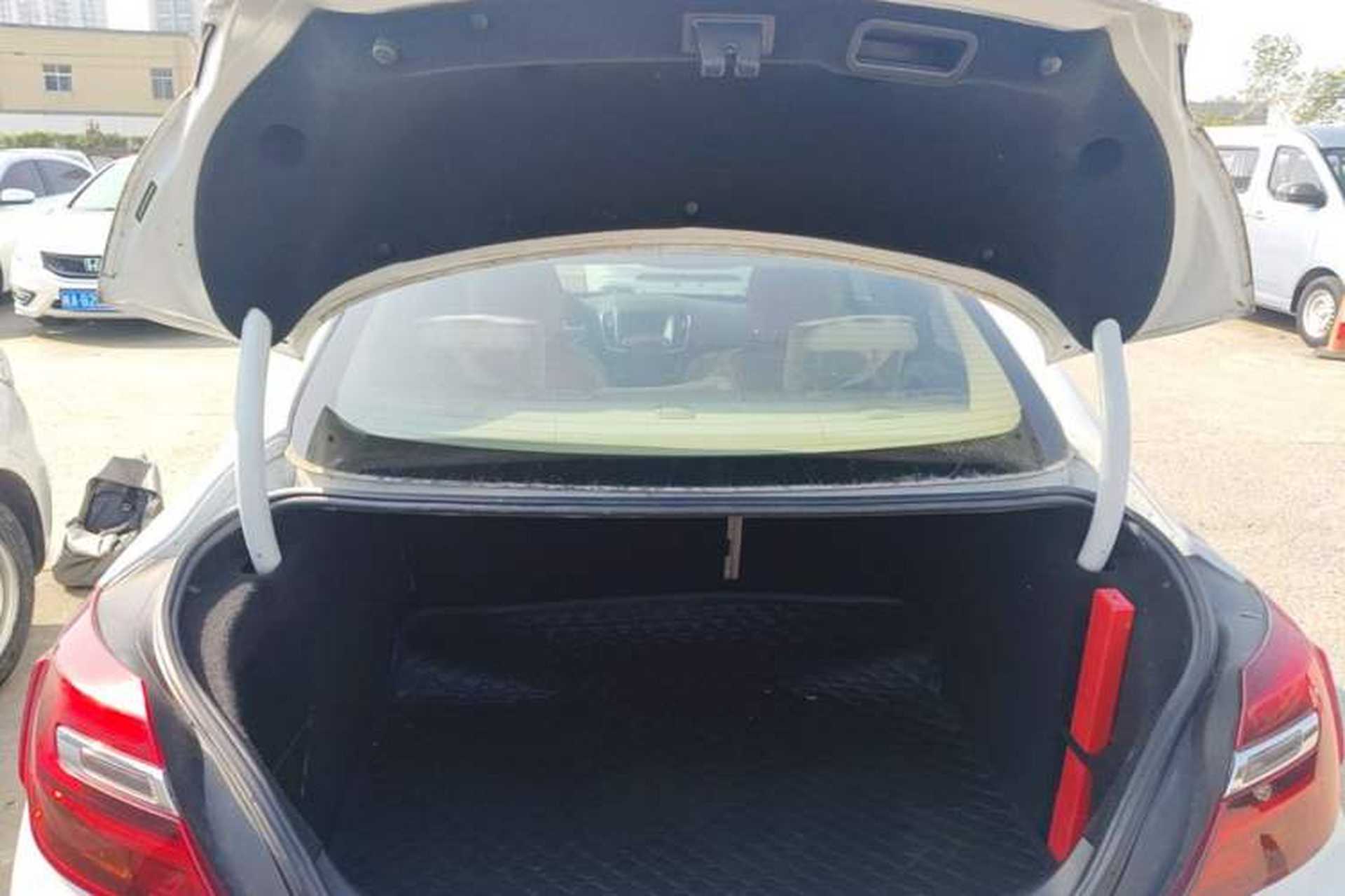 Used Buick Regal 2015 2.0L Elite Fashion Edition Trunk
