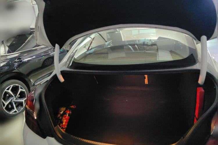 Used Buick Regal 2015 2.0L Leading Fashion Edition Trunk