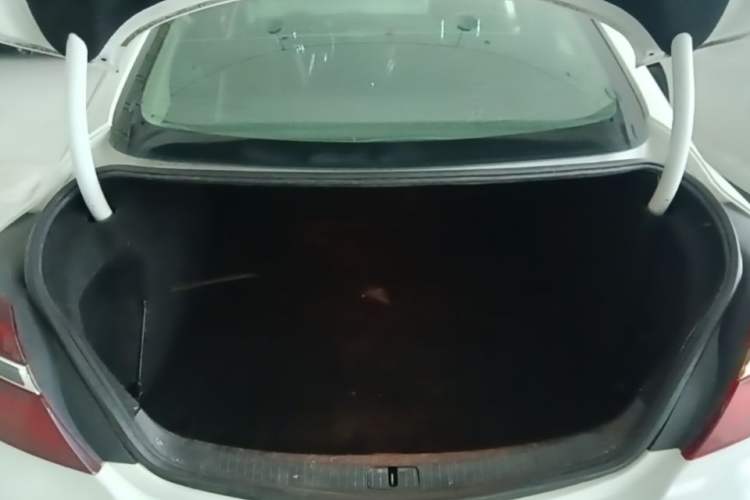 Used Buick Regal 2015 1.6T Leading Technology Model Trunk