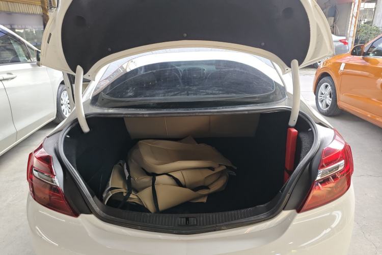 Used Buick Regal 2015 2.0L Leading Fashion Edition Trunk