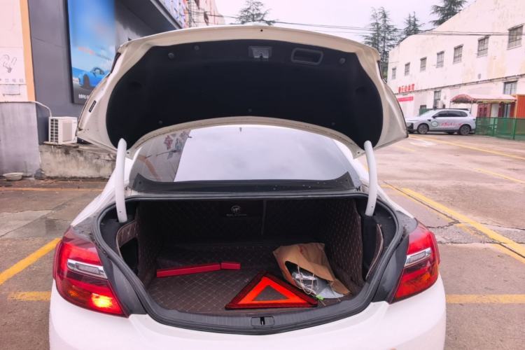 Used Buick Regal 2015 2.0L Leading Fashion Edition Trunk