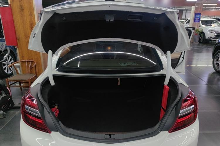 Used Buick Regal 2015 2.0L Leading Fashion Edition Trunk