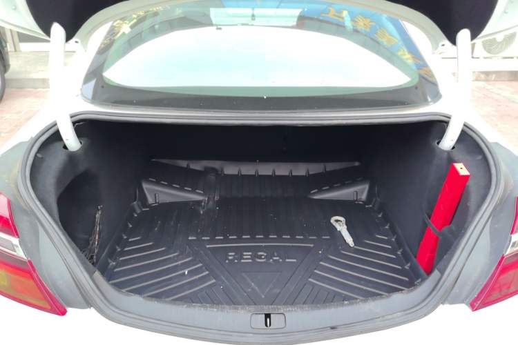 Used Buick Regal 2015 1.6T Fashion Tech Model Trunk