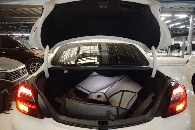 Used Buick Regal 2015 1.6T Leading Technology Model Trunk