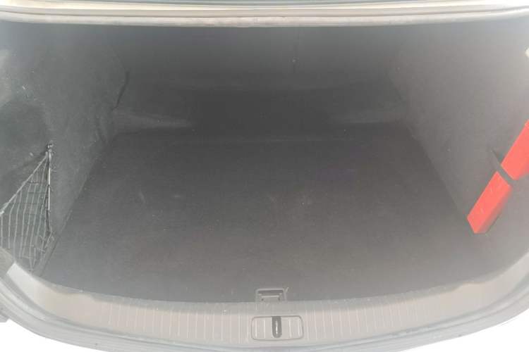 Used Buick Regal 2015 1.6T Leading Technology Model Trunk