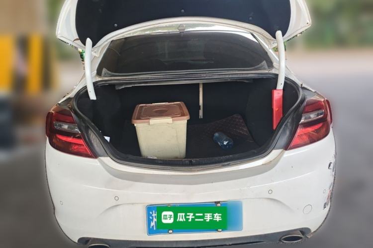 Used Buick Regal 2015 2.0L Elite Fashion Edition Trunk