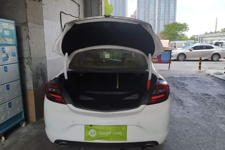 Used Buick Regal 2015 2.0L Leading Fashion Edition Trunk