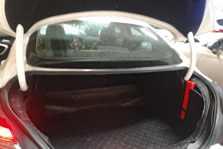 Used Buick Regal 2015 1.6T Leading Technology Model Trunk