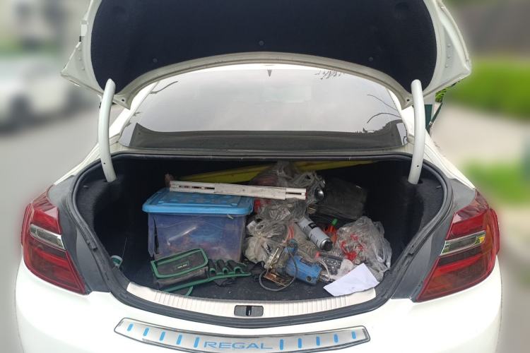 Used Buick Regal 2015 1.6T Fashion Tech Model Trunk