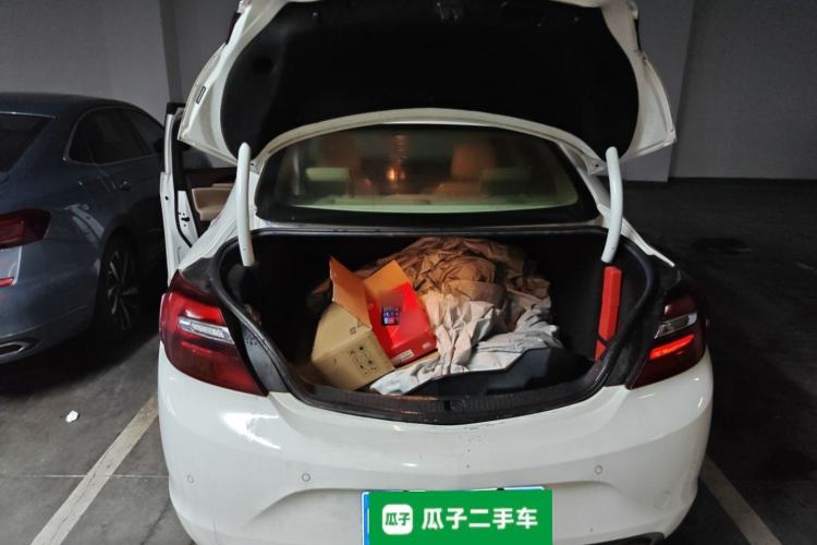 Used Buick Regal 2015 2.0L Leading Fashion Edition Trunk
