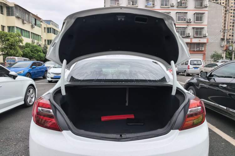 Used Buick Regal 2015 2.0L Leading Fashion Edition Trunk