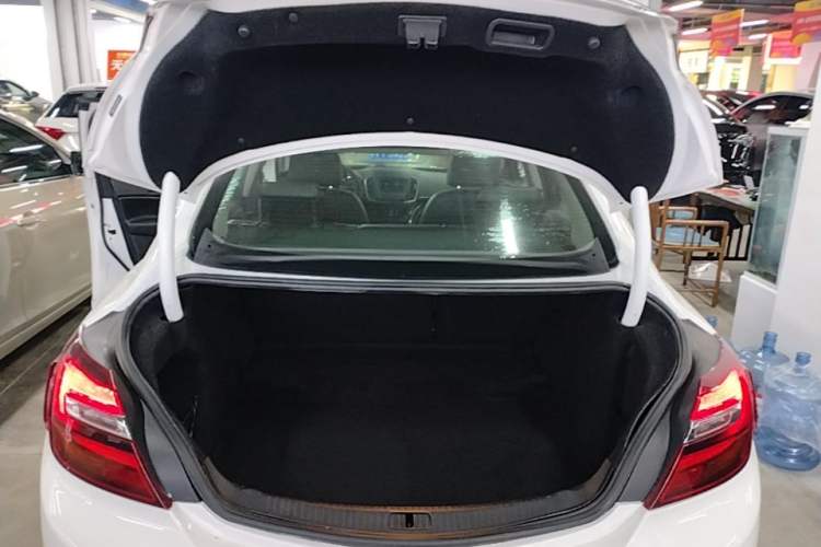 Used Buick Regal 2015 1.6T Leading Technology Model Trunk