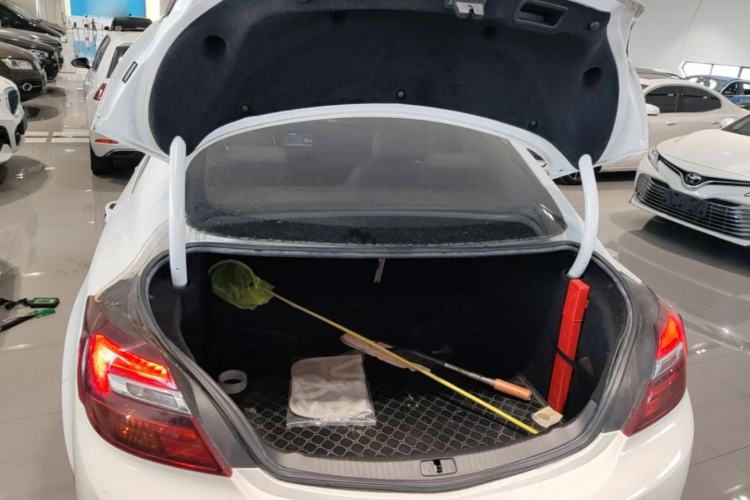 Used Buick Regal 2015 2.0L Elite Fashion Edition Trunk